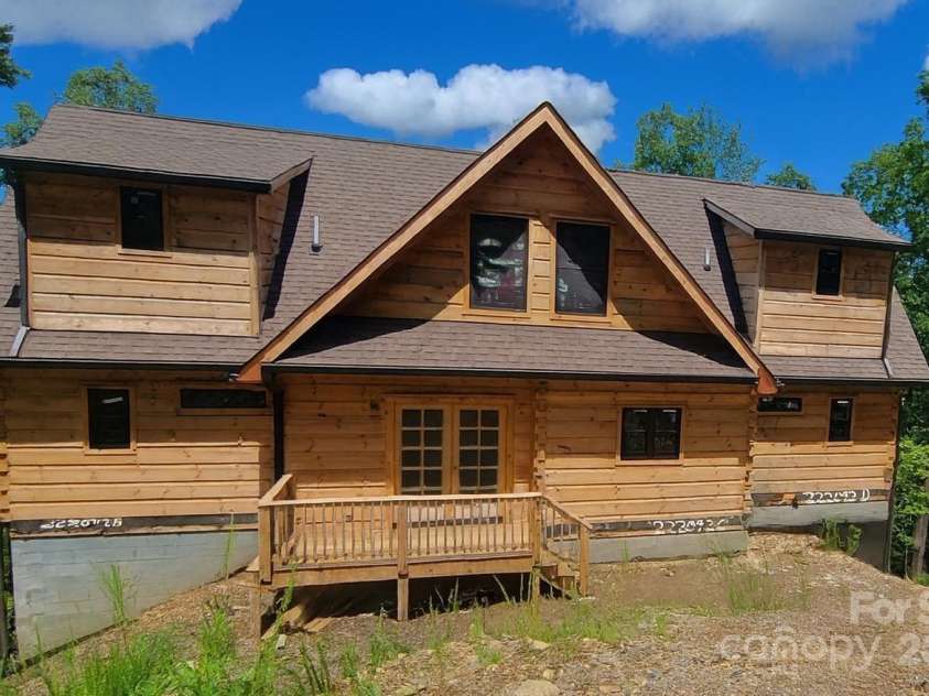 266 Potomac Falls Drive, Black Mountain, NC 28711.  MLS# CAR4293950, YatesRealty ID 1085. 