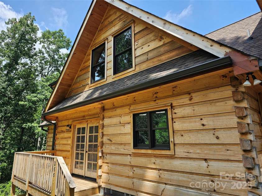 266 Potomac Falls Drive, Black Mountain, NC 28711.  MLS# CAR4293950, YatesRealty ID 1085. 
