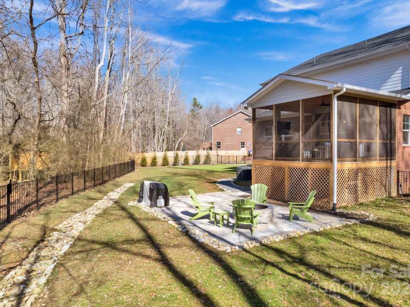 320 Heritage Place, Mooresville, NC 28115.  MLS# CAR4226618, YatesRealty ID 10850. 
