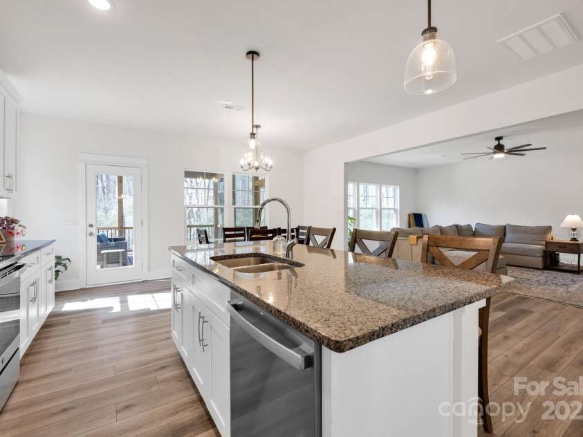 320 Heritage Place, Mooresville, NC 28115.  MLS# CAR4226618, YatesRealty ID 10850. 