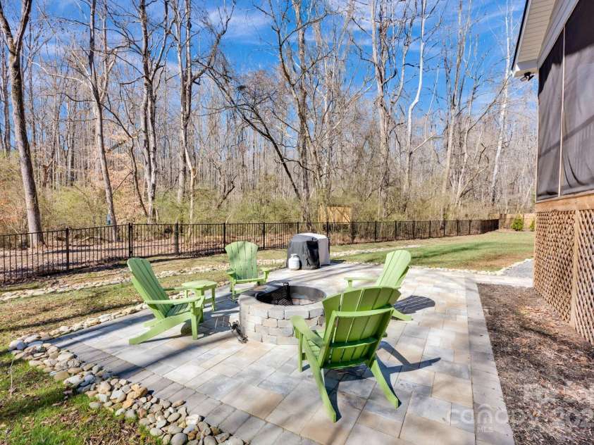 320 Heritage Place, Mooresville, NC 28115.  MLS# CAR4226618, YatesRealty ID 10850. 
