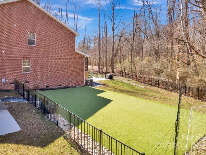 320 Heritage Place, Mooresville, NC 28115.  MLS# CAR4226618, YatesRealty ID 10850. 