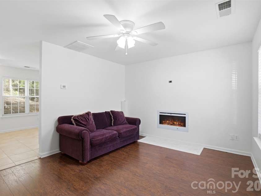 10314 Seedling Lane, Charlotte, NC 28214.  MLS# CAR4366627, YatesRealty ID 10851. 