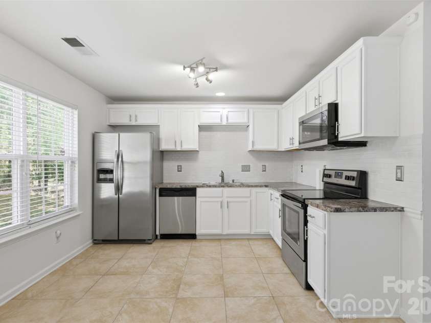 10314 Seedling Lane, Charlotte, NC 28214.  MLS# CAR4366627, YatesRealty ID 10851. 