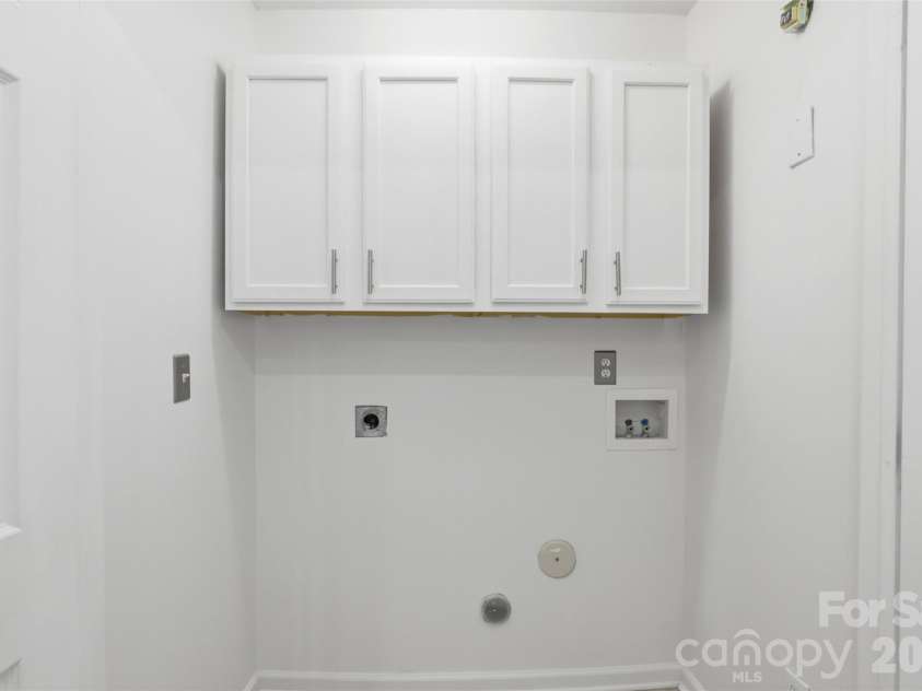 10314 Seedling Lane, Charlotte, NC 28214.  MLS# CAR4366627, YatesRealty ID 10851. 
