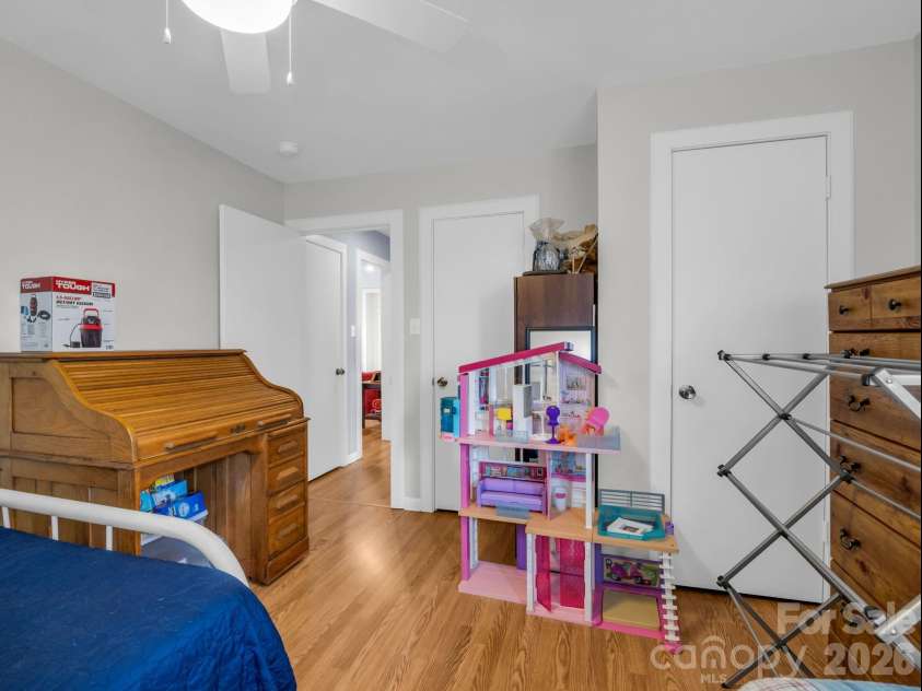 1086 Carters Ridge Road, Spruce Pine, NC 28777.  MLS# CAR4351879, YatesRealty ID 10853. Bedroom 3