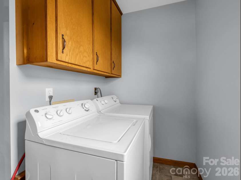 1086 Carters Ridge Road, Spruce Pine, NC 28777.  MLS# CAR4351879, YatesRealty ID 10853. Laundry