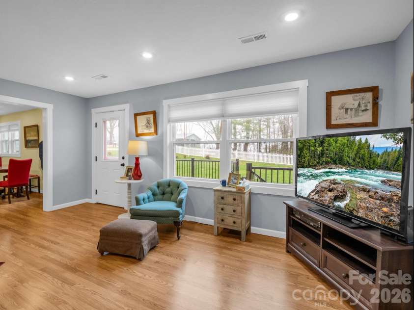 1086 Carters Ridge Road, Spruce Pine, NC 28777.  MLS# CAR4406527, YatesRealty ID 10853. Living Room 1
