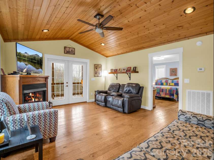 1086 Carters Ridge Road, Spruce Pine, NC 28777.  MLS# CAR4406527, YatesRealty ID 10853. Living Room 2