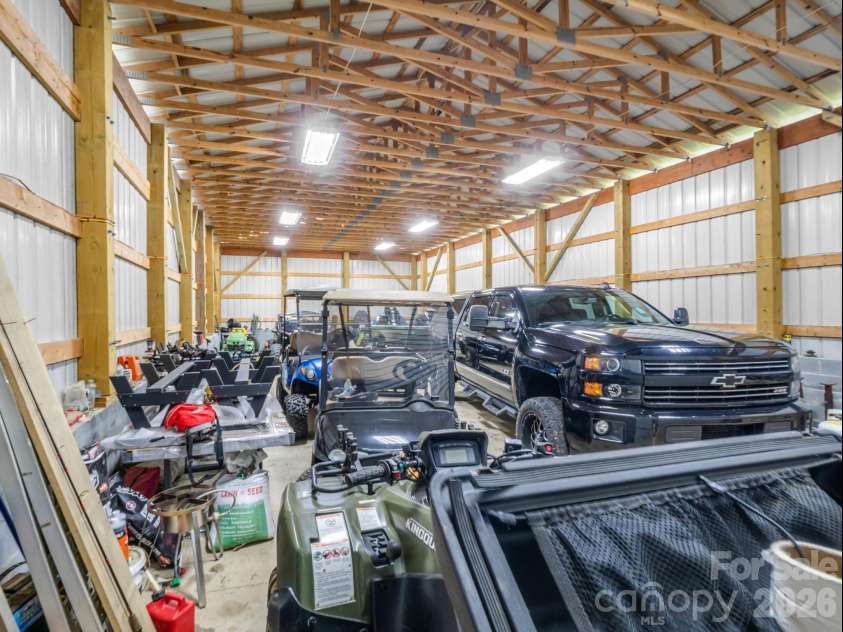 1086 Carters Ridge Road, Spruce Pine, NC 28777.  MLS# CAR4406527, YatesRealty ID 10853. Metal Storage Building