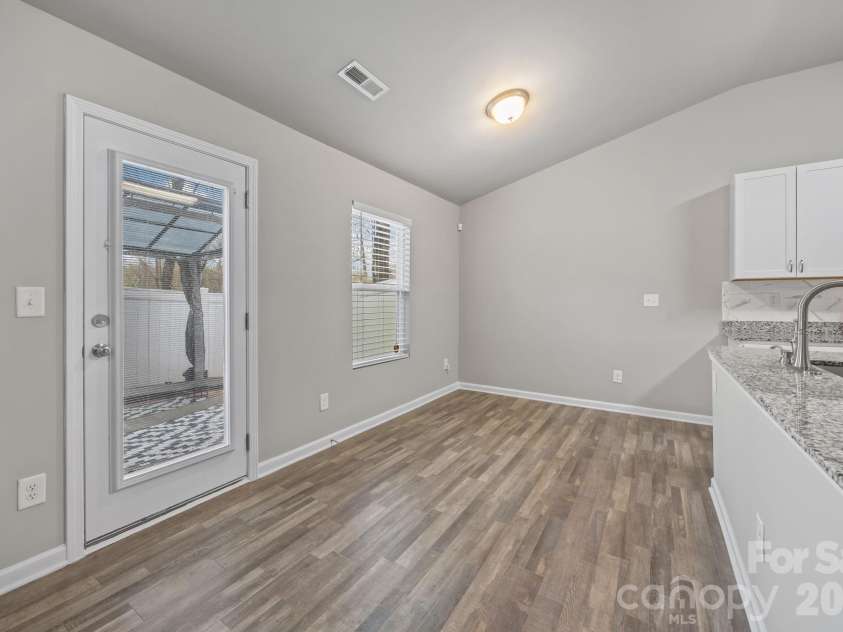 1219 Amberlight Circle, Salisbury, NC 28144.  MLS# CAR4295292, YatesRealty ID 10853. Dining area
