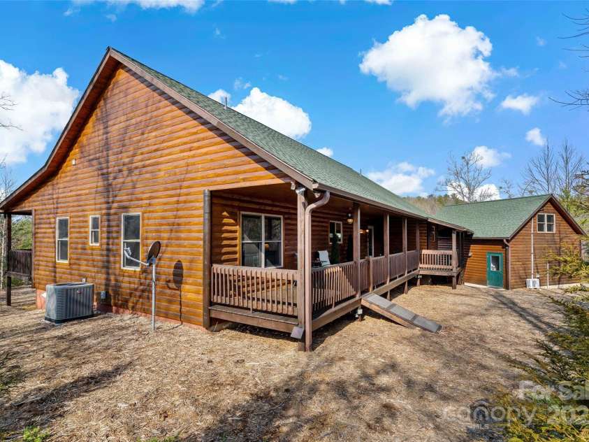 62 Bear Cliff Drive, Nebo, NC 28761.  MLS# CAR4211845, YatesRealty ID 10853. 