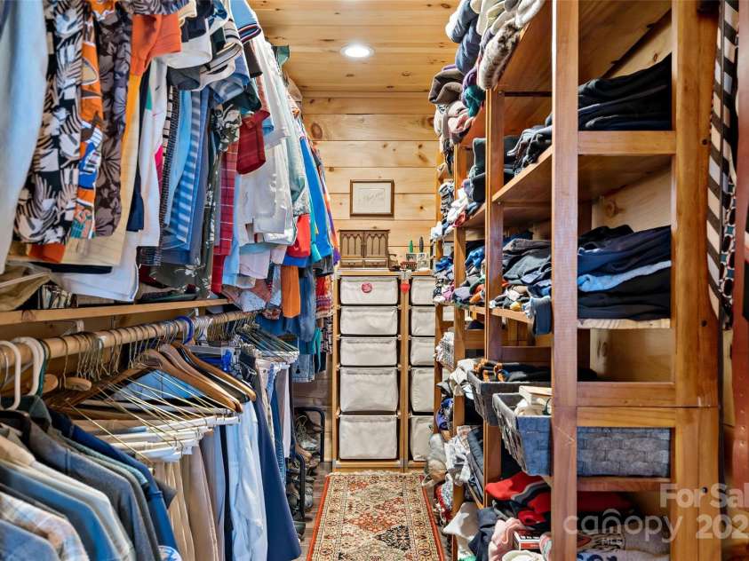 62 Bear Cliff Drive, Nebo, NC 28761.  MLS# CAR4211845, YatesRealty ID 10853. 