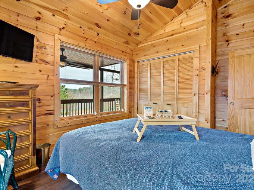 62 Bear Cliff Drive, Nebo, NC 28761.  MLS# CAR4211845, YatesRealty ID 10853. 