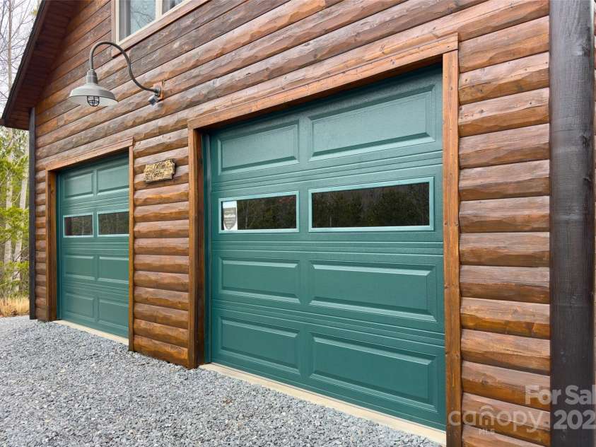 62 Bear Cliff Drive, Nebo, NC 28761.  MLS# CAR4211845, YatesRealty ID 10853. 