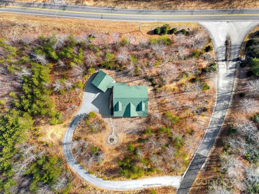 62 Bear Cliff Drive, Nebo, NC 28761.  MLS# CAR4211845, YatesRealty ID 10853. 