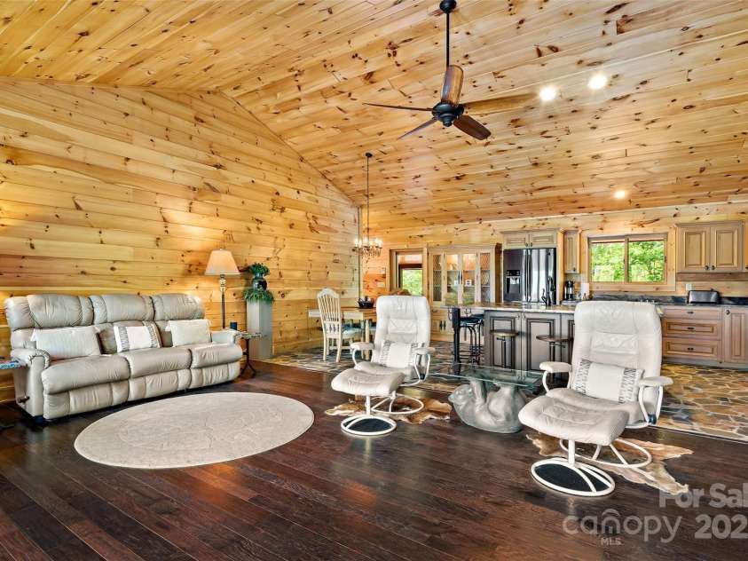 62 Bear Cliff Drive, Nebo, NC 28761.  MLS# CAR4211845, YatesRealty ID 10853. 