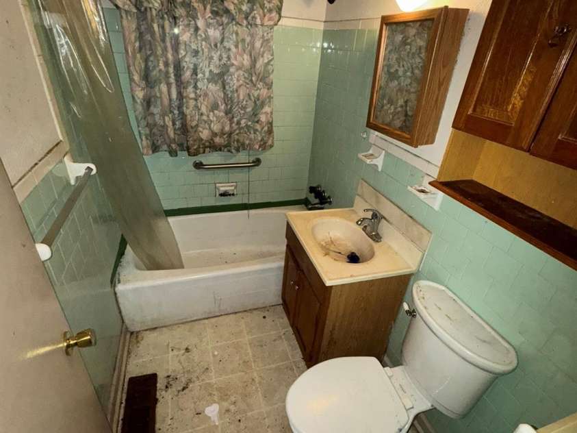 518 Glenn Street, Chester, SC 29706.  MLS# CAR4219425, YatesRealty ID 10854. 