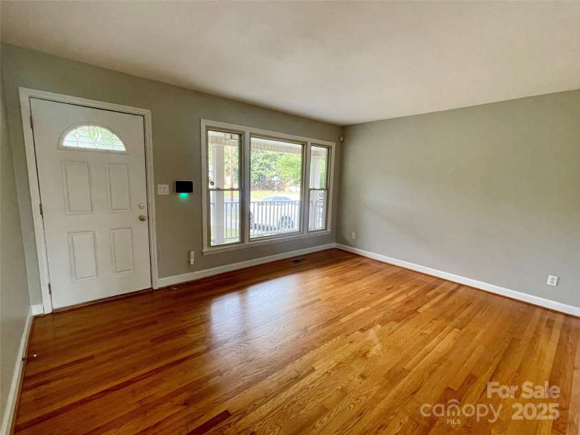 601 Scottsbrook Drive, Charlotte, NC 28213.  MLS# CAR4251801, YatesRealty ID 10855. 