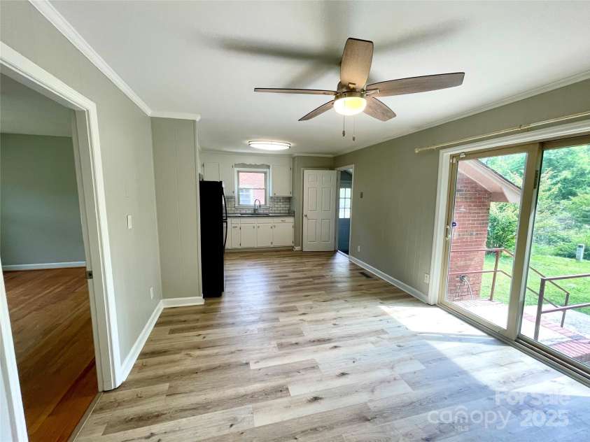 601 Scottsbrook Drive, Charlotte, NC 28213.  MLS# CAR4251801, YatesRealty ID 10855. 