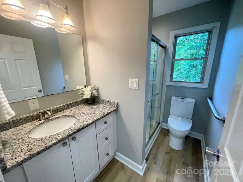 601 Scottsbrook Drive, Charlotte, NC 28213.  MLS# CAR4251801, YatesRealty ID 10855. 
