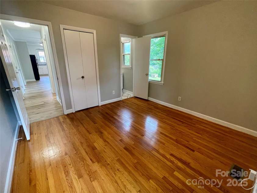 601 Scottsbrook Drive, Charlotte, NC 28213.  MLS# CAR4251801, YatesRealty ID 10855. 