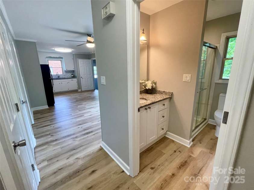 601 Scottsbrook Drive, Charlotte, NC 28213.  MLS# CAR4251801, YatesRealty ID 10855. 