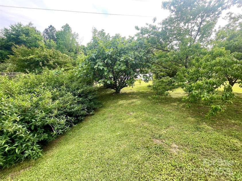 601 Scottsbrook Drive, Charlotte, NC 28213.  MLS# CAR4251801, YatesRealty ID 10855. 