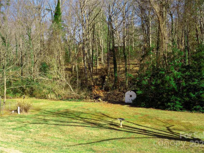 14 Birchwood Lane, Asheville, NC 28805.  MLS# CAR4218890, YatesRealty ID 10856. 