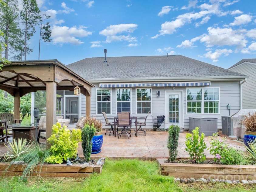 1029 Dali Boulevard, Mount Holly, NC 28120.  MLS# CAR4288022, YatesRealty ID 10857. 