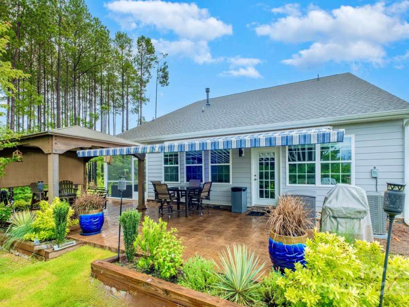 1029 Dali Boulevard, Mount Holly, NC 28120.  MLS# CAR4288022, YatesRealty ID 10857. 