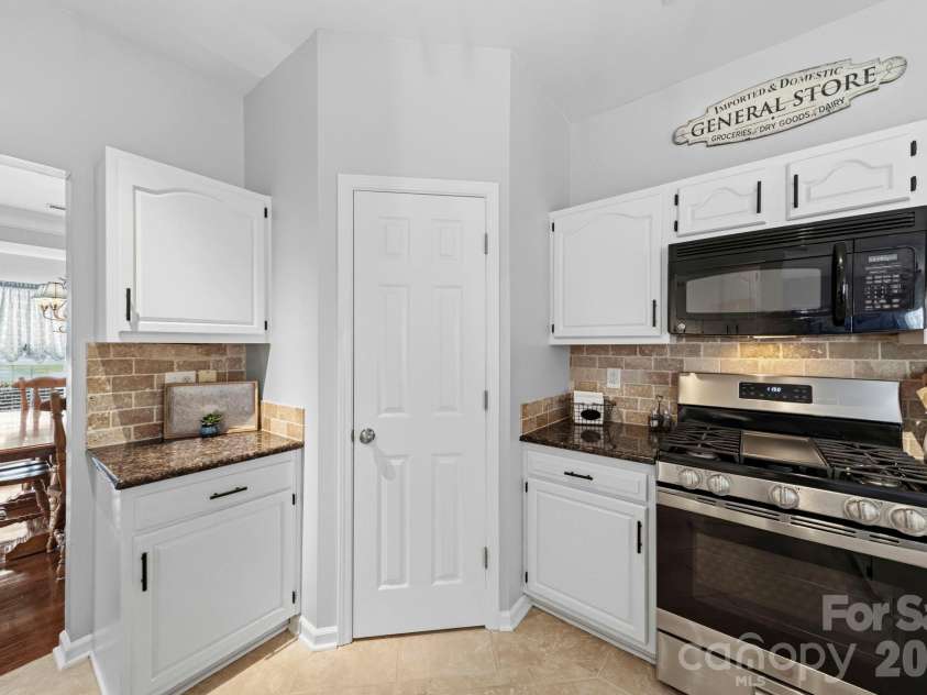 1440 Lockhart Place, Concord, NC 28027.  MLS# CAR4359760, YatesRealty ID 10857. 