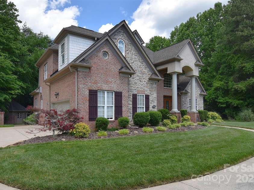 6927 Ellington Farm Lane, Mint Hill, NC 28227.  MLS# CAR4246832, YatesRealty ID 10858. 