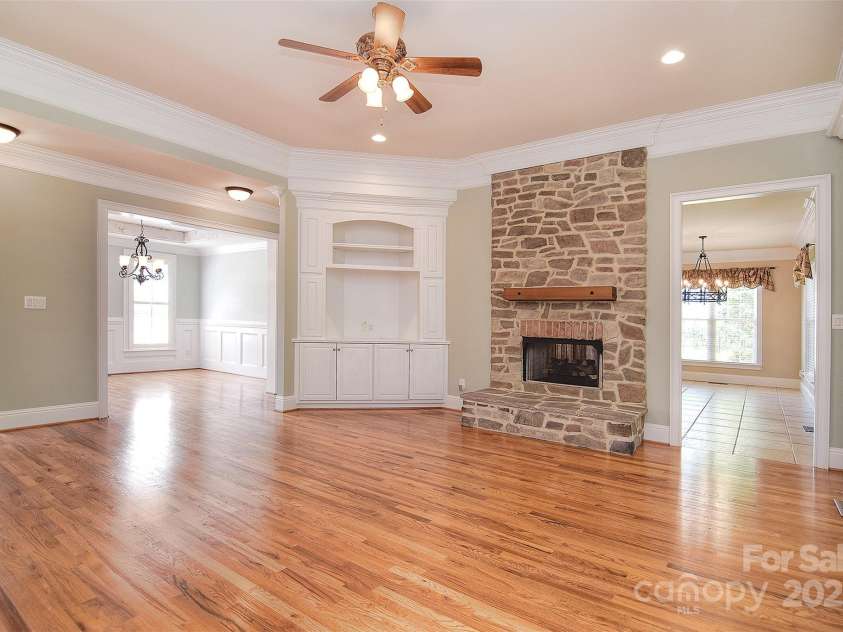 6927 Ellington Farm Lane, Mint Hill, NC 28227.  MLS# CAR4246832, YatesRealty ID 10858. 