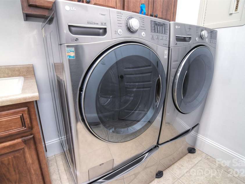 6927 Ellington Farm Lane, Mint Hill, NC 28227.  MLS# CAR4246832, YatesRealty ID 10858. 