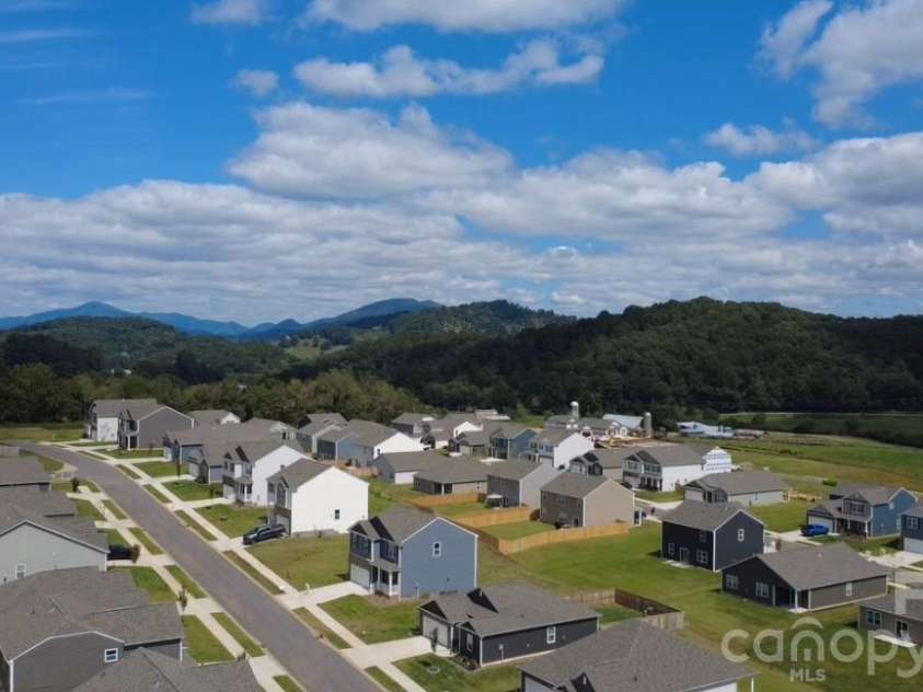 99 Ridgehaven Drive, Waynesville, NC 28786.  MLS# CAR4365557, YatesRealty ID 10858. 