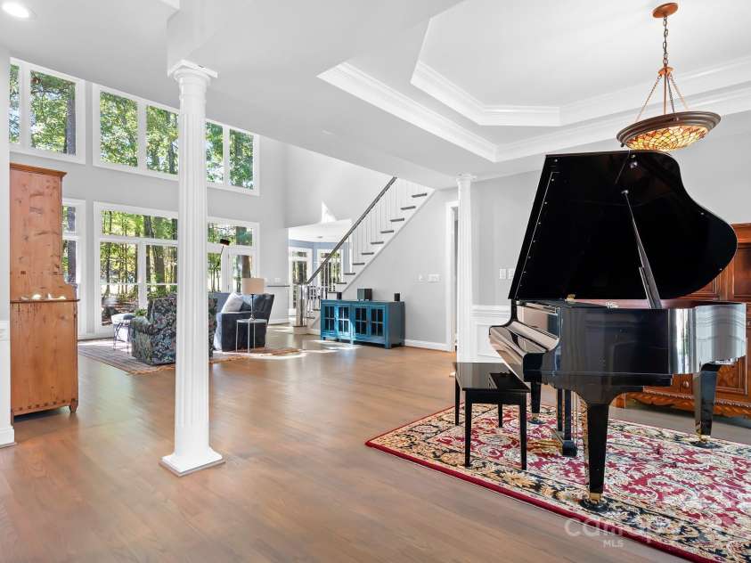 16033 Agincourt Drive, Huntersville, NC 28078.  MLS# CAR4313163, YatesRealty ID 1086. 