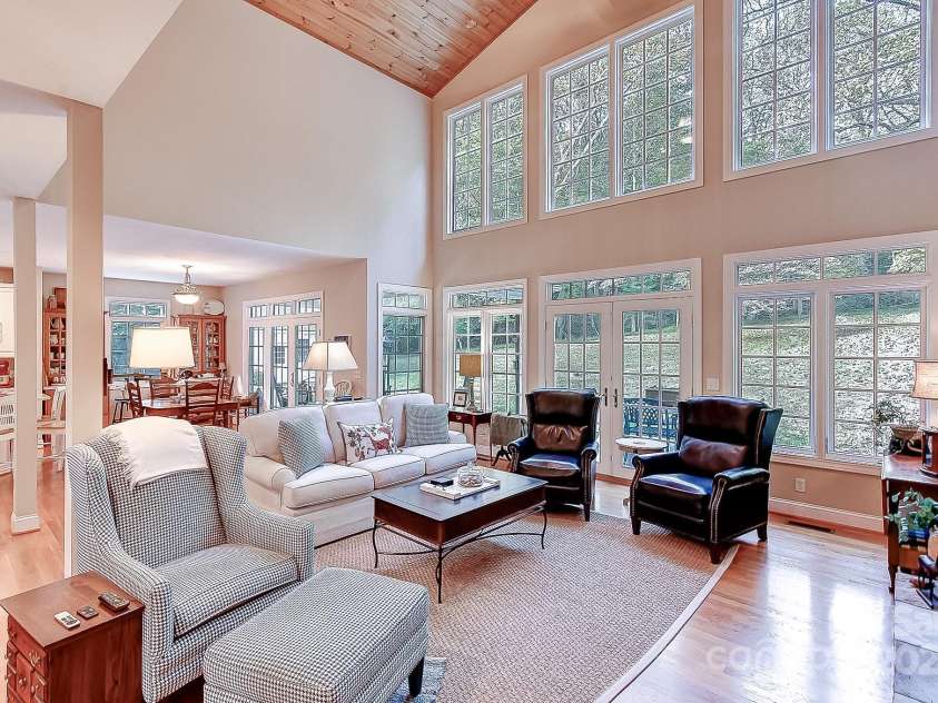 35 Country Wood Way, Horse Shoe, NC 28742.  MLS# CAR4313865, YatesRealty ID 1086. 