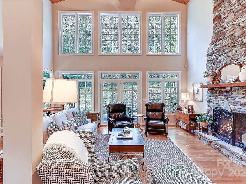 35 Country Wood Way, Horse Shoe, NC 28742.  MLS# CAR4313865, YatesRealty ID 1086. 