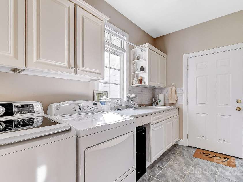 35 Country Wood Way, Horse Shoe, NC 28742.  MLS# CAR4313865, YatesRealty ID 1086. 