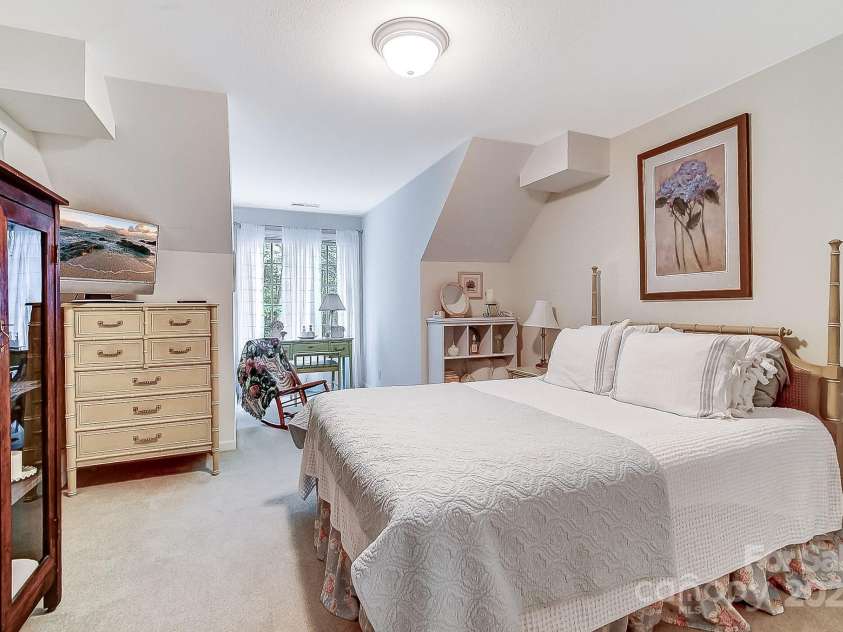 35 Country Wood Way, Horse Shoe, NC 28742.  MLS# CAR4313865, YatesRealty ID 1086. 