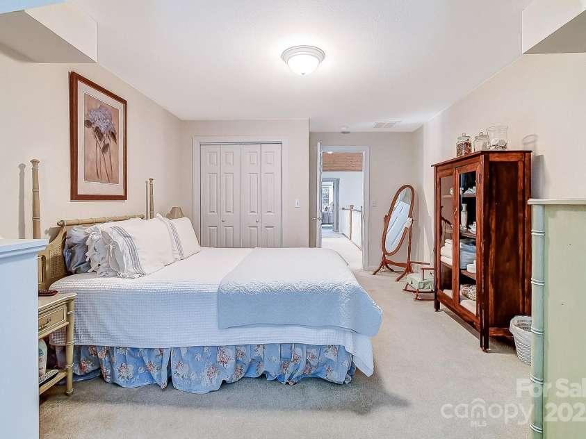 35 Country Wood Way, Horse Shoe, NC 28742.  MLS# CAR4313865, YatesRealty ID 1086. 