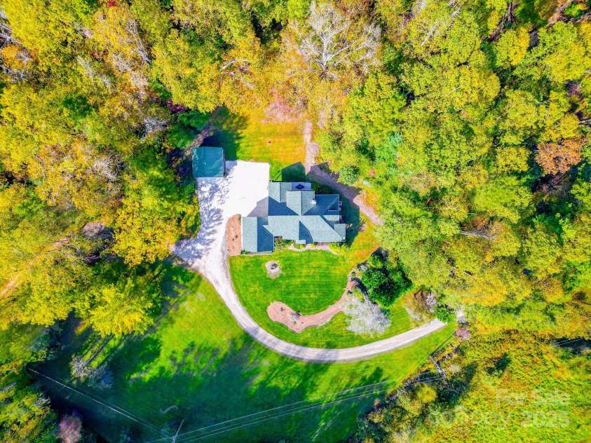 35 Country Wood Way, Horse Shoe, NC 28742.  MLS# CAR4313865, YatesRealty ID 1086. 