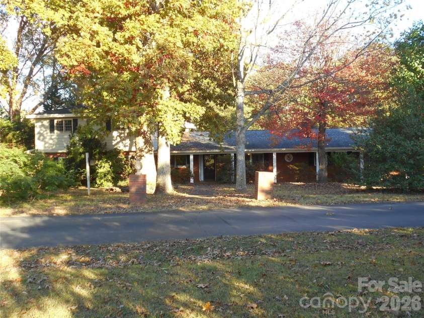 482 Miller Farm Road, Statesville, NC 28625.  MLS# CAR4319062, YatesRealty ID 10860. Front view