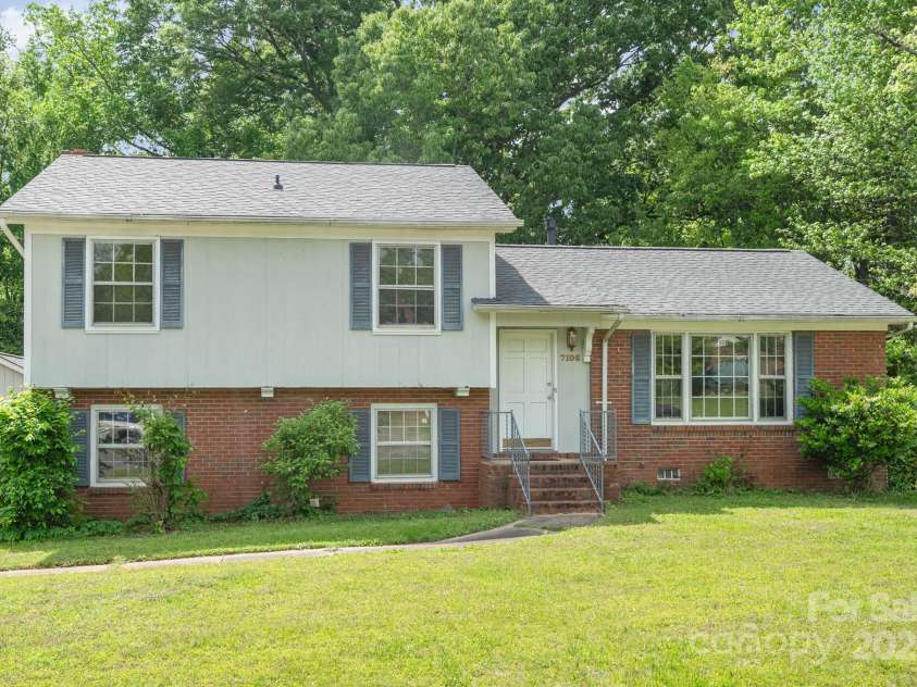7106 Marlbrook Drive, Charlotte, NC 28212.  MLS# CAR4253583, YatesRealty ID 10860. 