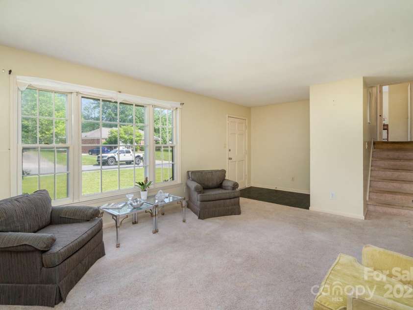 7106 Marlbrook Drive, Charlotte, NC 28212.  MLS# CAR4253583, YatesRealty ID 10860. 