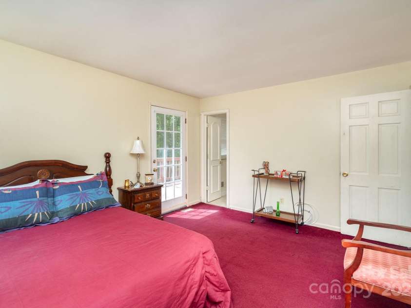 7106 Marlbrook Drive, Charlotte, NC 28212.  MLS# CAR4253583, YatesRealty ID 10860. 