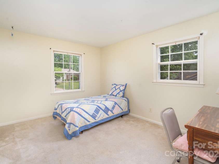 7106 Marlbrook Drive, Charlotte, NC 28212.  MLS# CAR4253583, YatesRealty ID 10860. 