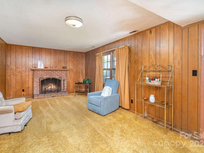 7106 Marlbrook Drive, Charlotte, NC 28212.  MLS# CAR4253583, YatesRealty ID 10860. 