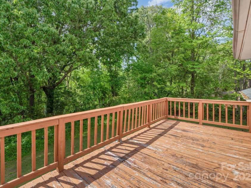 7106 Marlbrook Drive, Charlotte, NC 28212.  MLS# CAR4253583, YatesRealty ID 10860. 